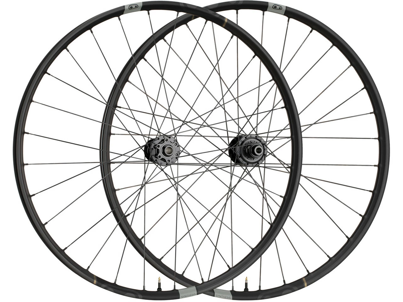 Crankbrothers Synthesis Enduro 11 I9 Carbon Disc 6-Loch 29" Boost Laufradsatz 1 Crankbrothers Synthesis Enduro 11 I9 Carbon Disc 6-Loch 29" Boost Laufradsatz