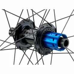 Tune TSR22 Disc Center Lock 28" Laufradsatz Modell 2021 -Fulcrum-Laden 388791