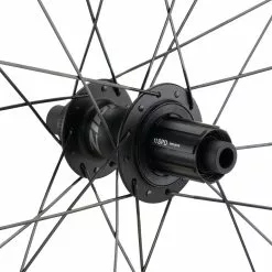 ZIPP 404 Firecrest® Carbon Tubeless Disc Center Lock Laufradsatz 11 ZIPP 404 Firecrest® Carbon Tubeless Disc Center Lock Laufradsatz -Fulcrum-Laden 393876