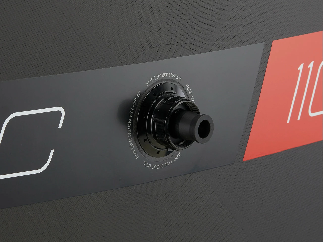 Dt-swiss ARC 1100 DICUT Carbon Disc Center Lock 28" Scheibenlaufrad 3 Dt-swiss ARC 1100 DICUT Carbon Disc Center Lock 28" Scheibenlaufrad – Bild 3