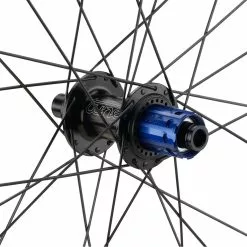 Tune TSR35 Disc Center Lock 28" Laufradsatz 11 Tune TSR35 Disc Center Lock 28" Laufradsatz -Fulcrum-Laden 429999
