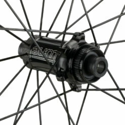 Tune Schwarzbrenner 45 Disc Skyline Center Lock Carbon 28" Laufradsatz 20 Tune Schwarzbrenner 45 Disc Skyline Center Lock Carbon 28" Laufradsatz -Fulcrum-Laden 374141