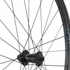 ZIPP 101 XPLR Carbon Tubeless Disc Center Lock Laufradsatz 14 ZIPP 101 XPLR Carbon Tubeless Disc Center Lock Laufradsatz -Fulcrum-Laden 421488