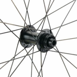 ZIPP 303 S Carbon Tubeless Disc Center Lock Laufradsatz -Fulcrum-Laden 475250